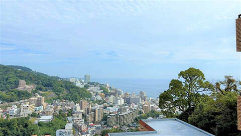 2 BR Hillside Condo with Panoramic Atami15