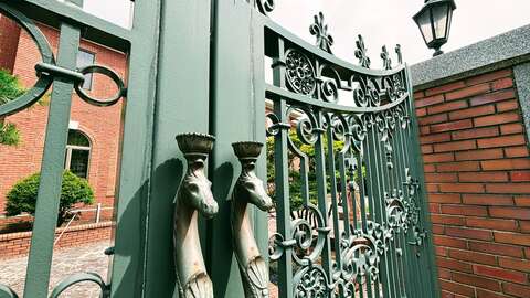 Sapporo staely house gate 3