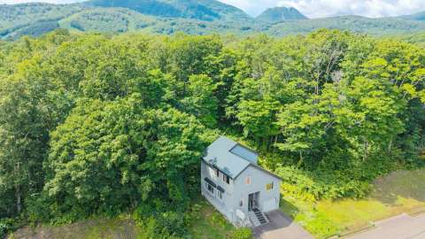 21 Hanazono Garden House resized