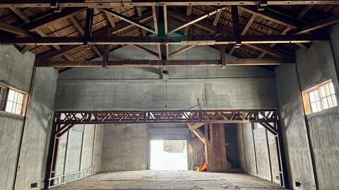 Warehouse int 2
