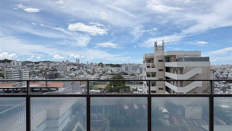 3 BR Apartment with Large Balcony in Central Naha8