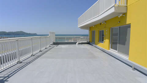3 BR Corner Apartment with Large 14