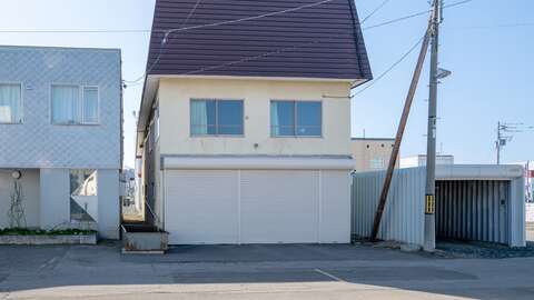 4 Commercial Building in Unbeatable Prime Location