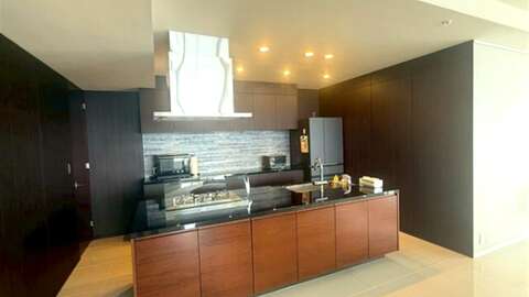 Luxury Corner Residence with Panoramic Sagami Bay Views13