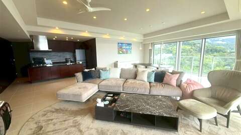 Luxury Corner Residence with Panoramic Sagami Bay Views14