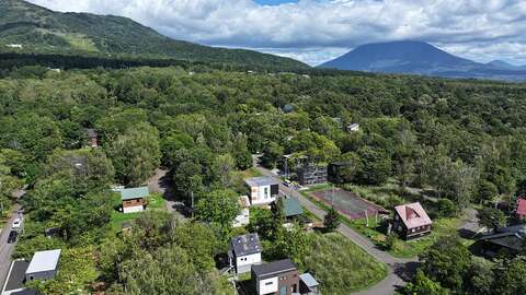 Niseko realty Royal Town Onsen Chalet Site 3