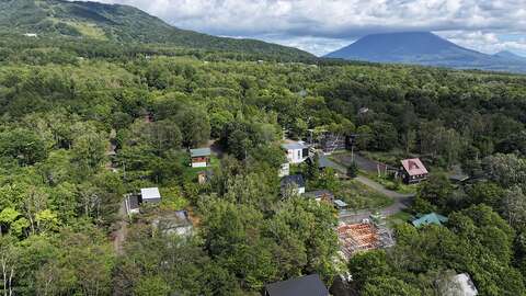 Niseko realty Royal Town Onsen Chalet Site 6