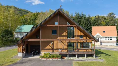 Niseko Realty Izumikyo Chalet 1