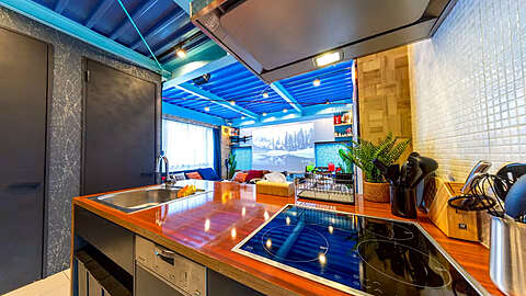 Blue Airbnb8