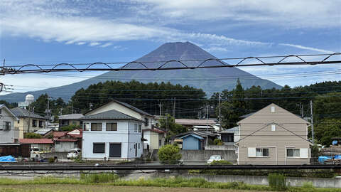 Mt Fuji View Family Home with Attic Storage19