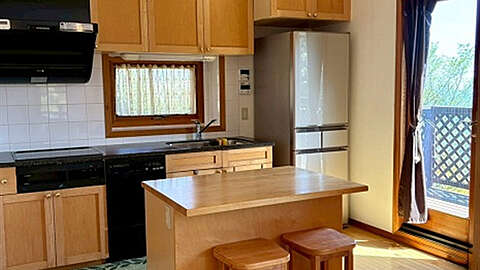4 BR Hillside Home with Panoramic13