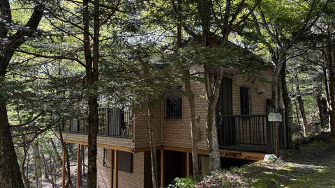 4 BR Woodland Retreat in Karuizawa Sengataki Villa Area12