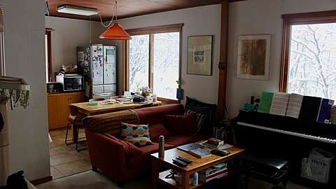 Konbu Onsen Royal Town living dining 2