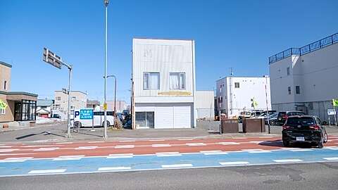 6 Commercial Building in Unbeatable Prime Location