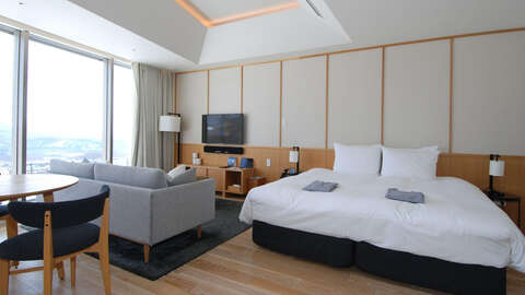 Skye Niseko open living