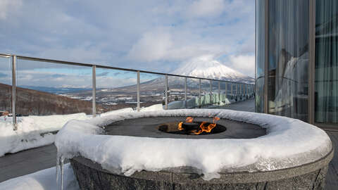 Skye Niseko Interior Yotei East Balcony Low Res 4