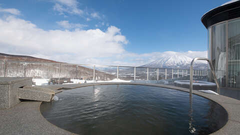 Skye Niseko Interior Yotei East Balcony Low Res 12