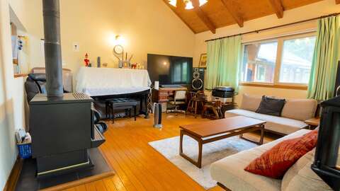 8 Echoland Timber Chalet