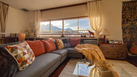 Art Villa Lounge Mountains View
