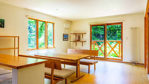 CR216 living room01 1920x1080 HQ