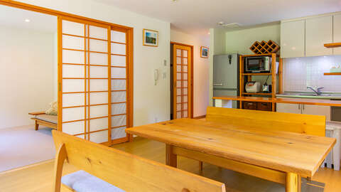 CR216 living room03 1920x1080 HQ