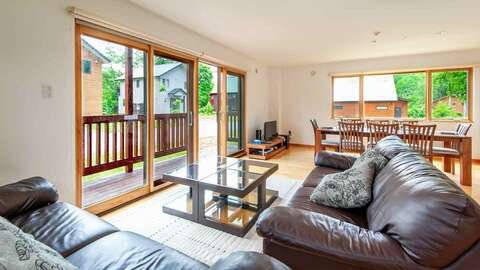 CR254 Towada Living Room 01 1920x1080