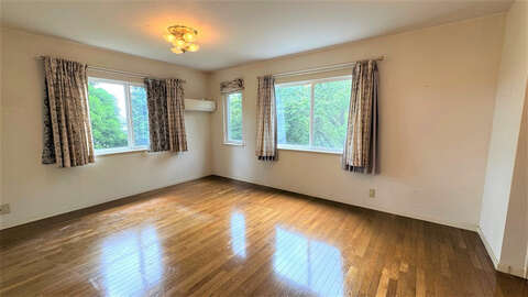 Corner Lot 4 BR Home with Sunroom12
