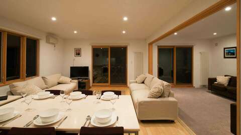 Country Resort Niseko Kurodake Dining Living