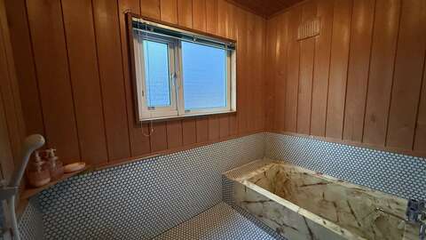 Daniel onsen bathroom