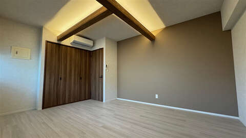 Designer Renovated 1 BR with Ocean11