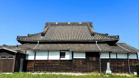 Exterior 4
