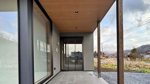 Exterior 6