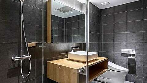 Fenix Bathroom