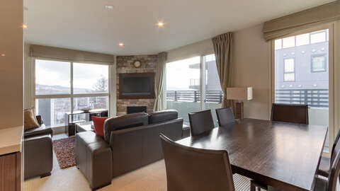 Freshwater Niseko Apartment 403 living720x540