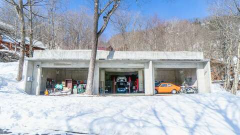 Garage 11