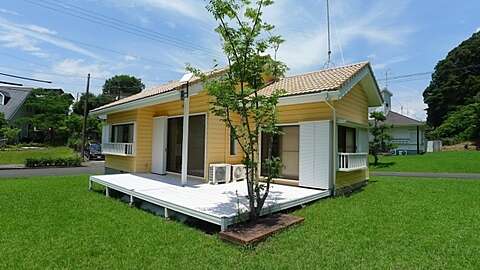 Hamanako Yellowhouse1