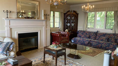 Hillside 3 BR Home with Private12