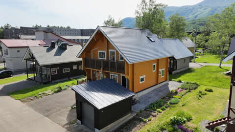Hirafu Izumikyo Classic Log Home NRE aerial 3