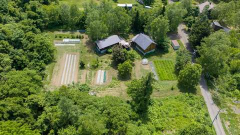 Kondo Double House and garden D 06