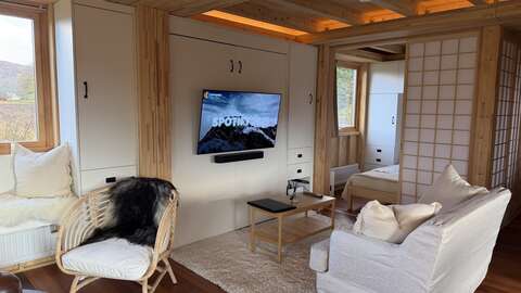 Makkari Cabins Interior1