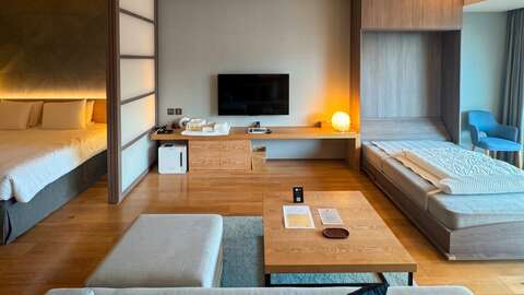 Master Living Room 01
