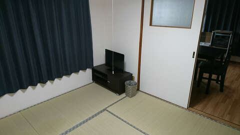 Minami 4 Jo Apartment 3