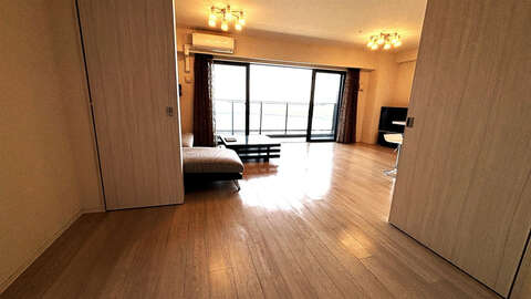 Modern 2 BR Bayfront11