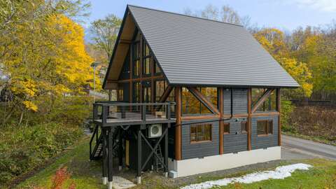 Moiwa Chalet05 Autumn Exterior