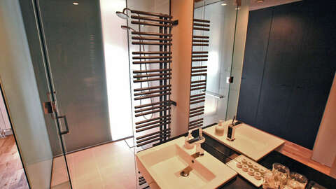 Muse Niseko 202 bathroom 1024x681