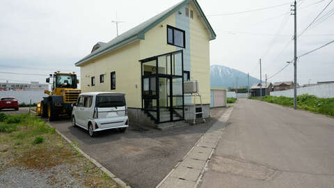 N7 5 BDR House Garage 3