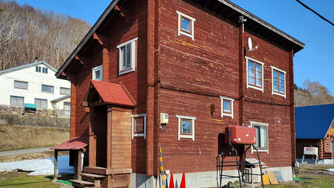 Niseko Realty Hirafu Cabin Hideaway 02