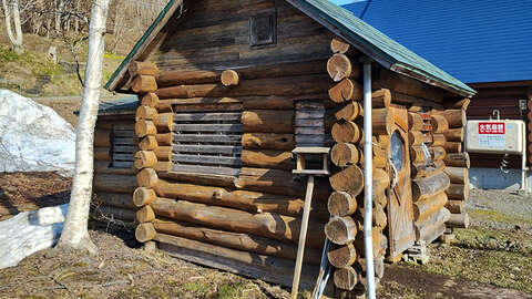 Niseko Realty Hirafu Cabin Hideaway 03