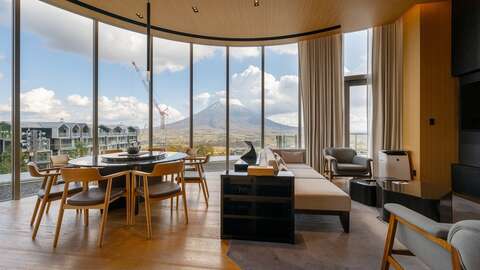 Niseko Realty Skye Niseko Penthouse Yotei South 1
