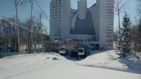 Niseko Gondola and Hilton Niseko Village